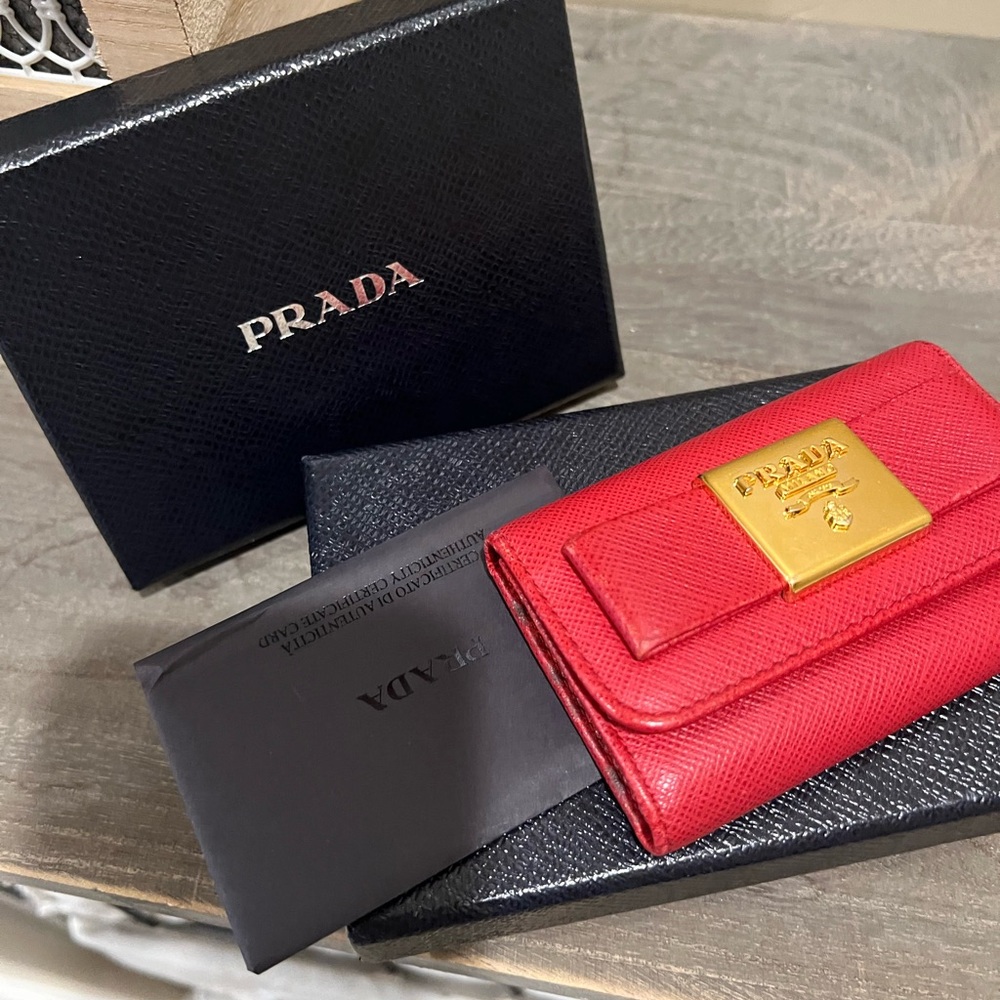 Prada hey holder